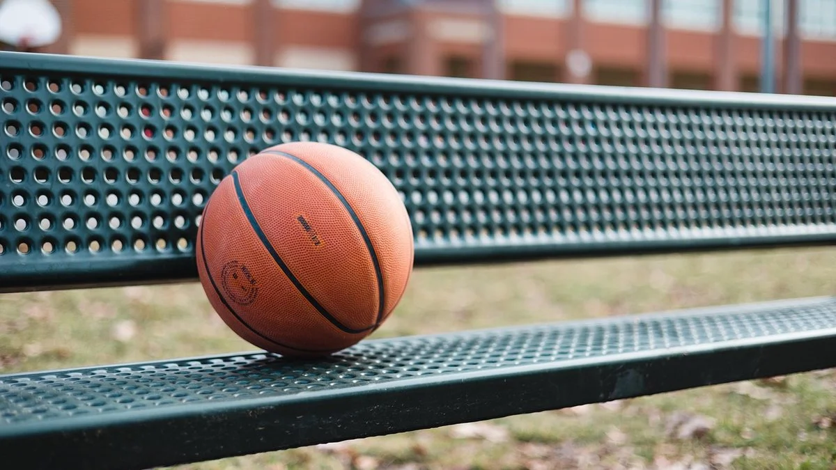 纽约警察局限制麦迪逊广场花园聚集：NBA总决赛现场秩序与核心位置竞争格局
